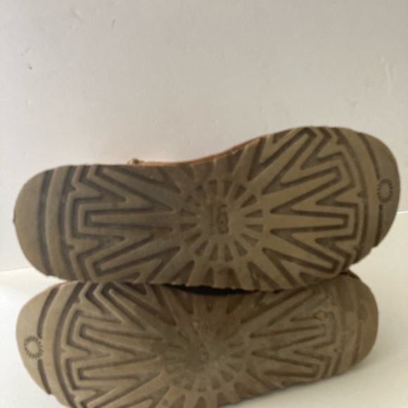 Used UGG Boots BAILEY Button Triplet 1873 Women’s Size 7 - Picture 4 of 12